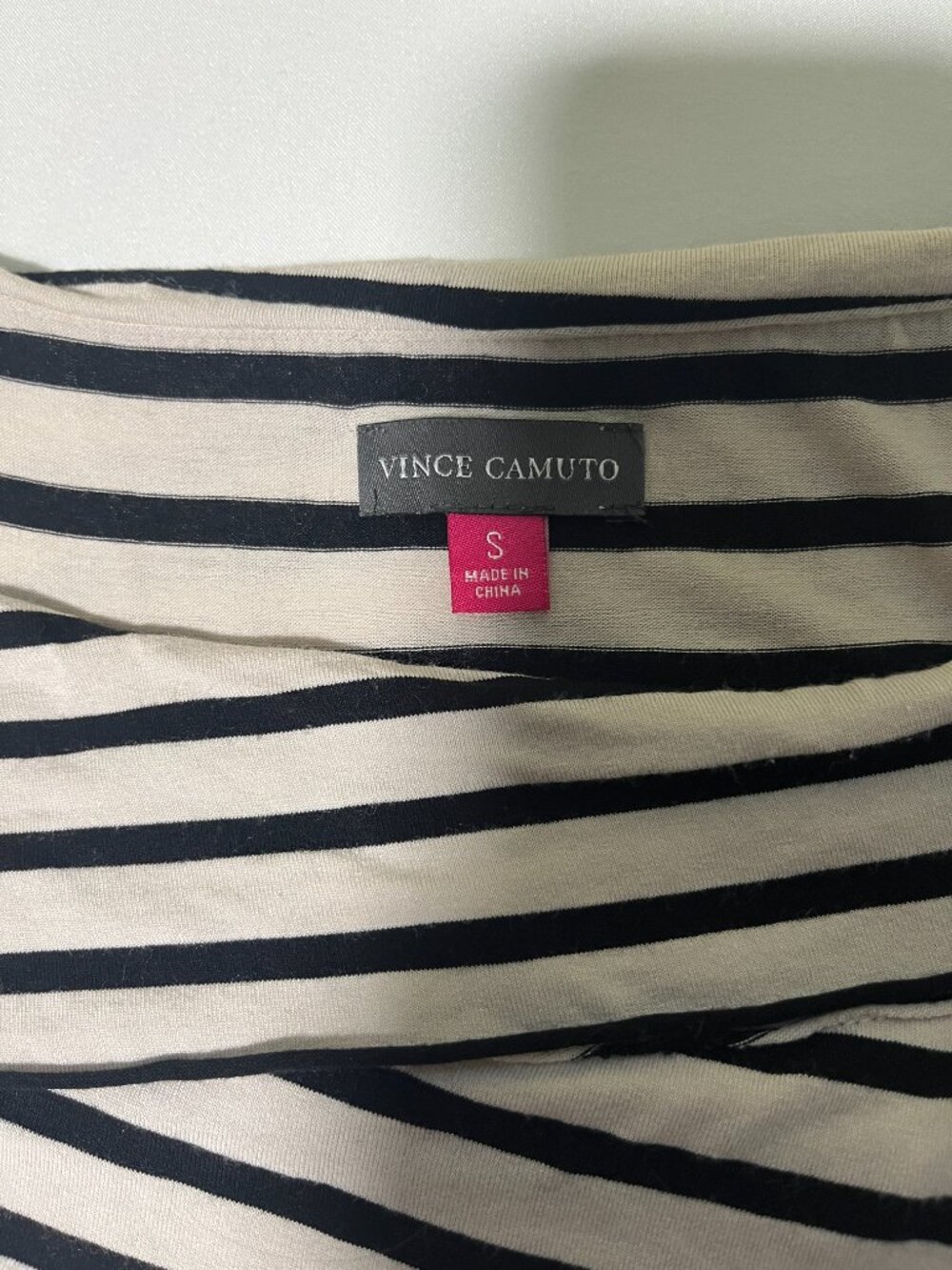 Vince Camuto Top - Picture 3 of 6
